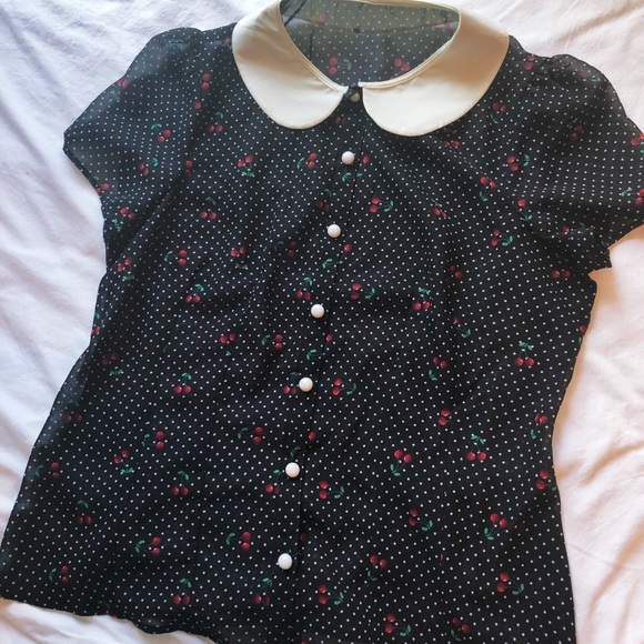 🍒 Vintage Cherry Print Peter Pan Blouse🍒 (SOLD) - Picture 6 of 7